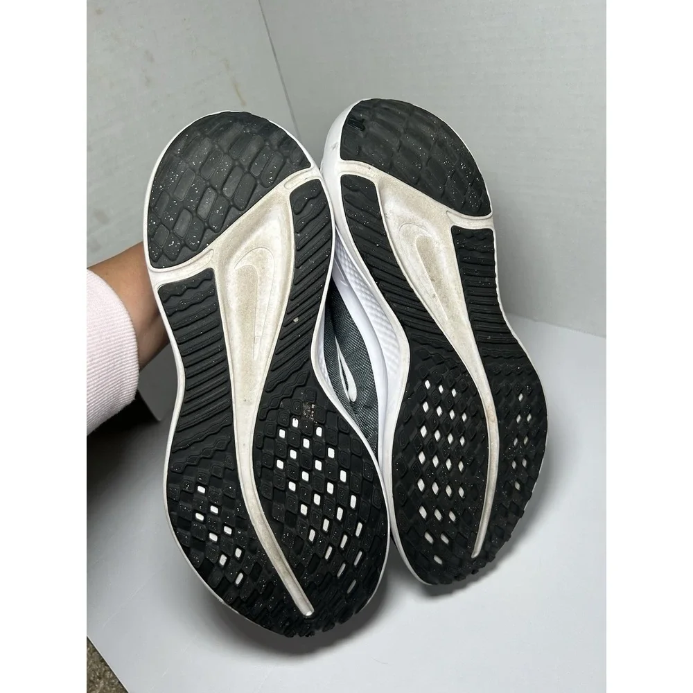 Nike Womens Quest 5 DD9291-002‎ Size 11Black Running Shoes Sneakers